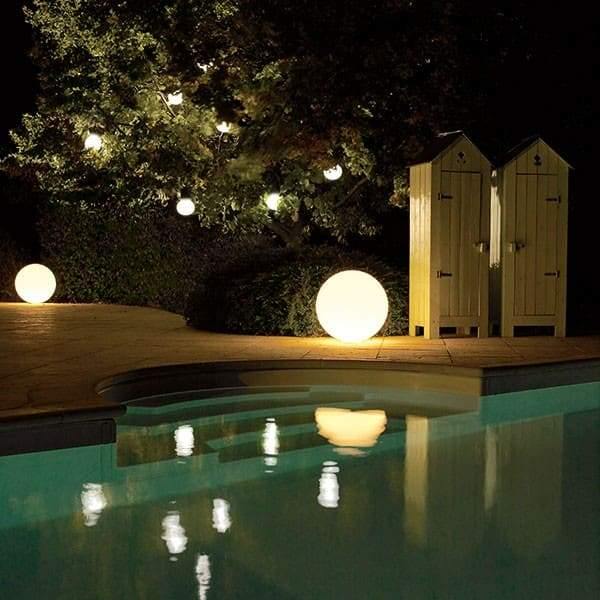 BOULE | Lampe de chevet lumineuse et solaire pour des nuits magiques