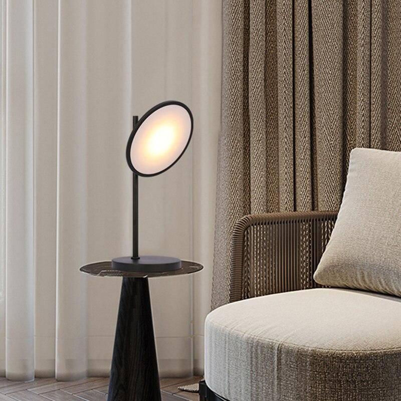 ORIU | Lampadaire alliant élégance et fonctionnalité pour votre intérieur